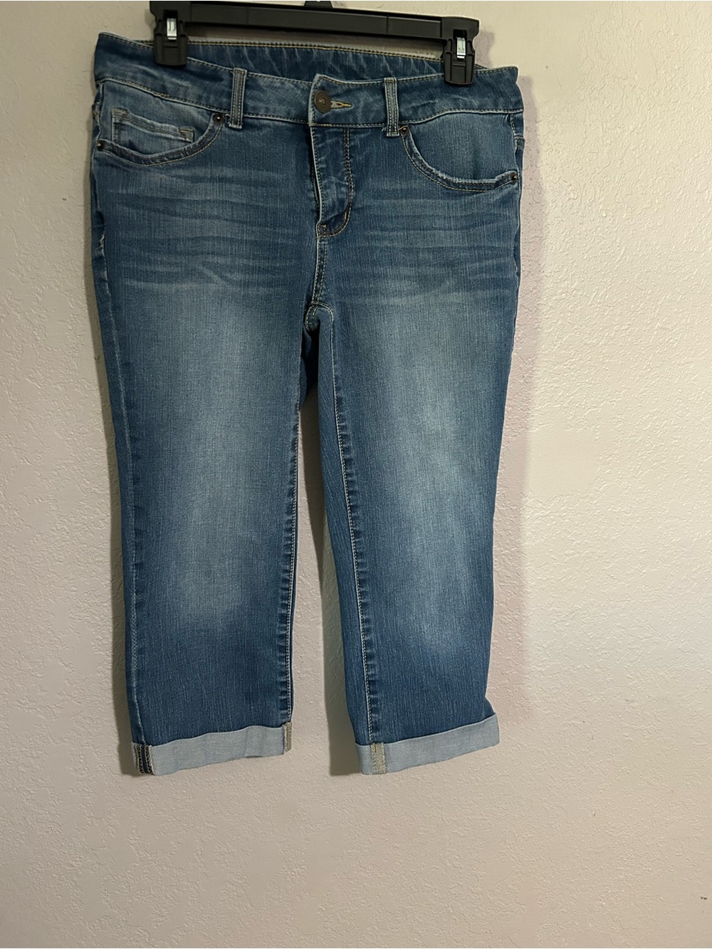 Time and Tru Medium Blue Cropped Roll-Cuff Capris